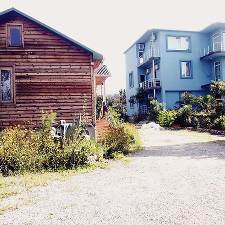 Wooden Cottage Makhinjauri Buitenkant foto