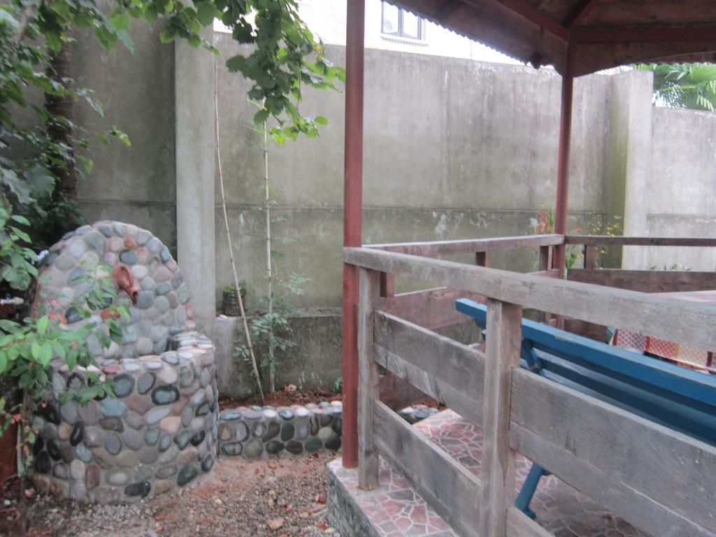 Wooden Cottage Makhinjauri Buitenkant foto
