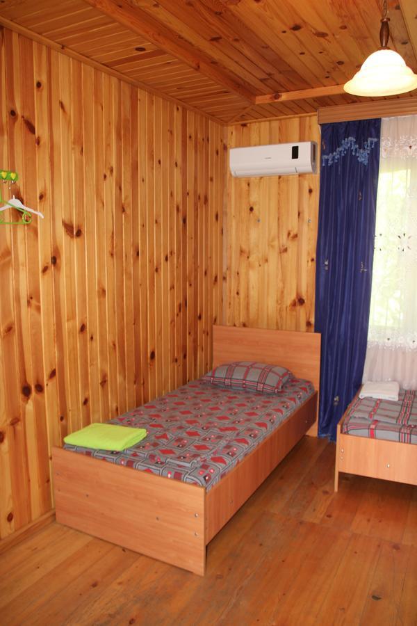 Wooden Cottage Makhinjauri Buitenkant foto