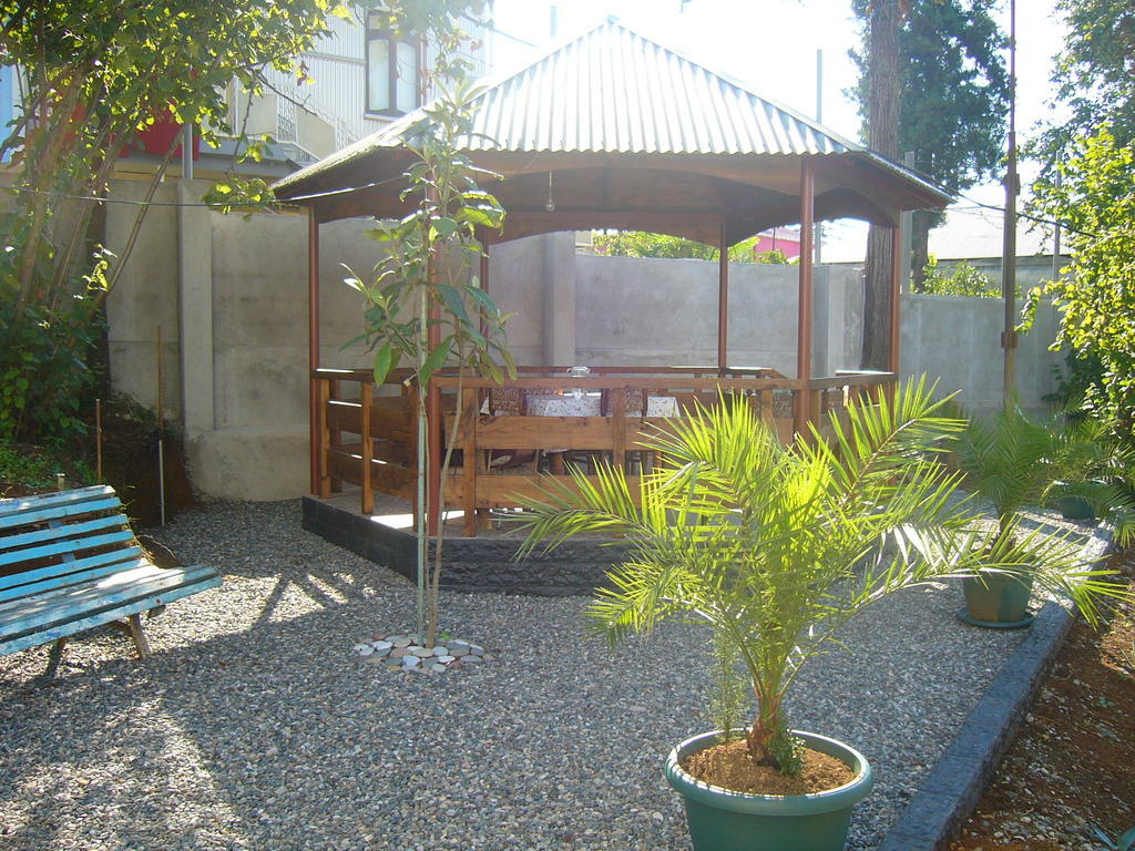 Wooden Cottage Makhinjauri Buitenkant foto